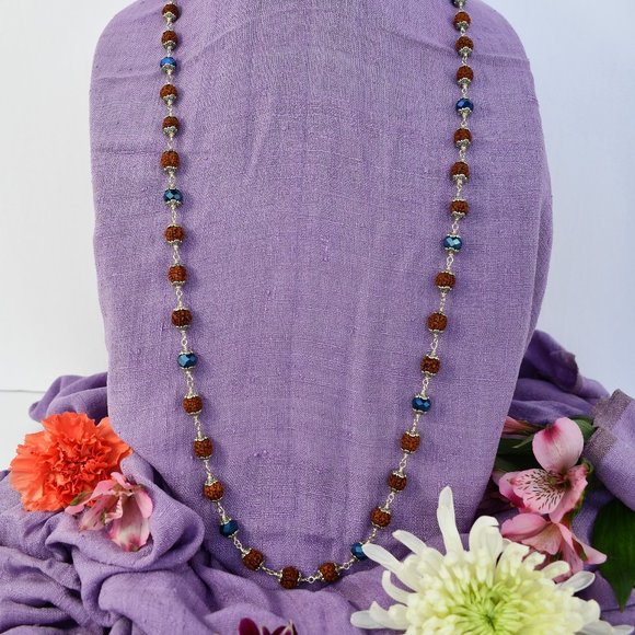40  1/4" Rudraksha with dark blue crystal glass beads - Picture 1 of 6